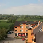 Hotel Daisy Budget
